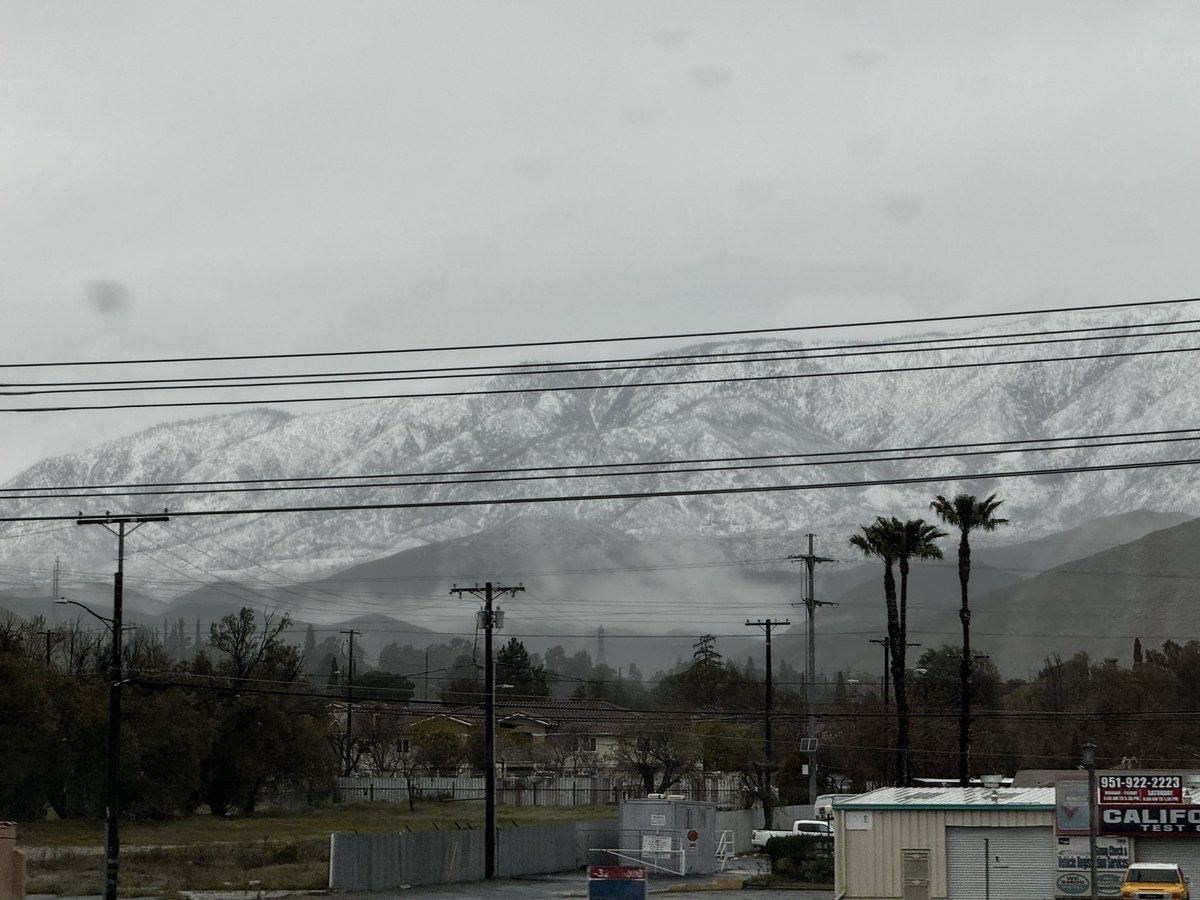 Low snow levels in the @SanBernardinoNF!! @NWSSanDiego @NWSLosAngeles