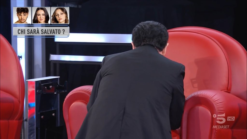 AleMaru_'s tweet photo. AI GIUDICI CI VUOLE PER IL TABLET LA PELLICOLA PRIVACY DI NEW MARTINA #amici23 https://t.co/gZcjv98mpc