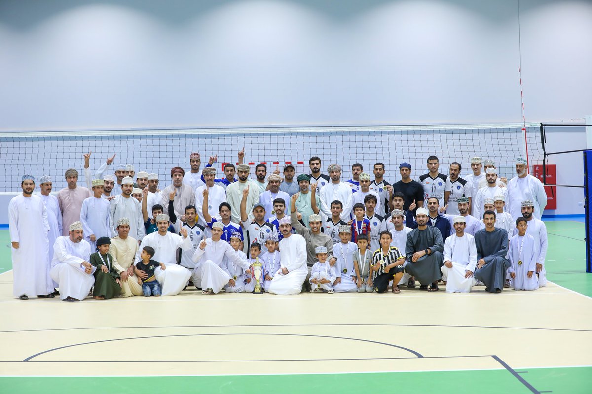 _mohd4's tweet photo. #فريق_العقدة يتوج بطلآ لاولى بطولات نادي الشباب الرمضانية للفرق الأهلية لكرة الطائرة 1445 - 2024
#نادي_الشباب https://t.co/8Q3E0faZYW