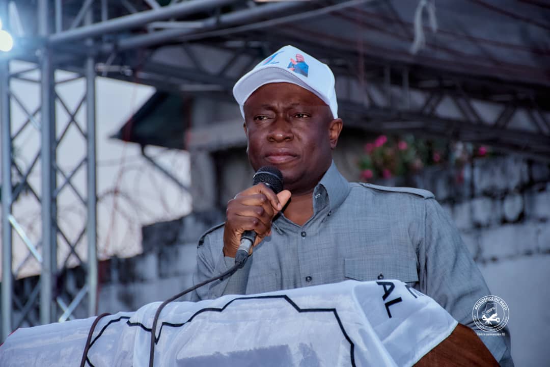 L'appel de @CornelleNaanga lancé à nos militaires ne passera pas pcq ces derniers n'accepteront pas d'aller  subir le sort qu'avaient subi nos militaires laissés par Mobutu le 17 mai à kitona avec l'AFDL.

<a href="/AugustinKabuyaT/">Augustin KABUYA</a>