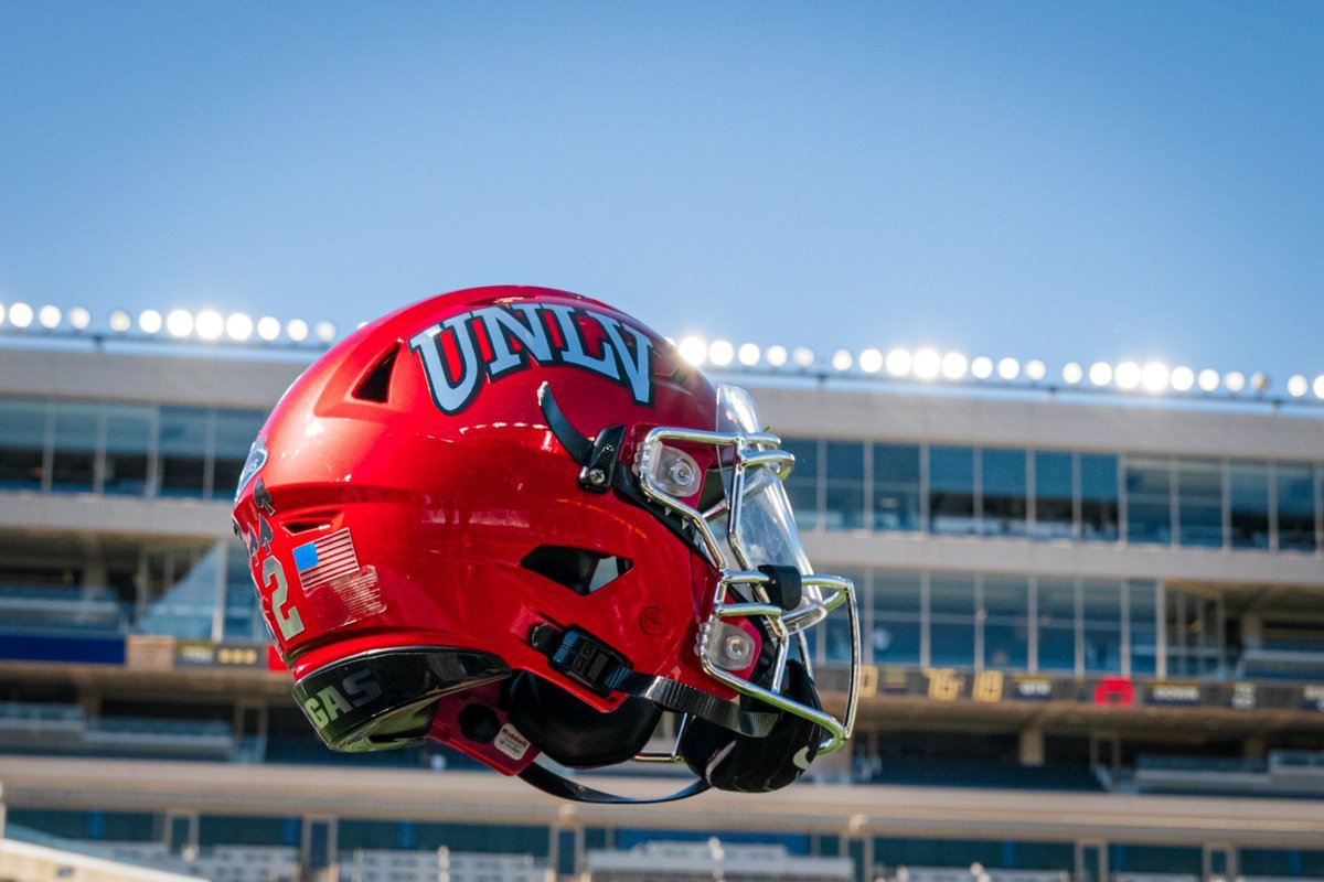 I appreciate @unlvfootball for the unofficial visit to watch practice & tour the campus! @Verrado_Vipers @bradodom @papirican21 @Da_DREAM47