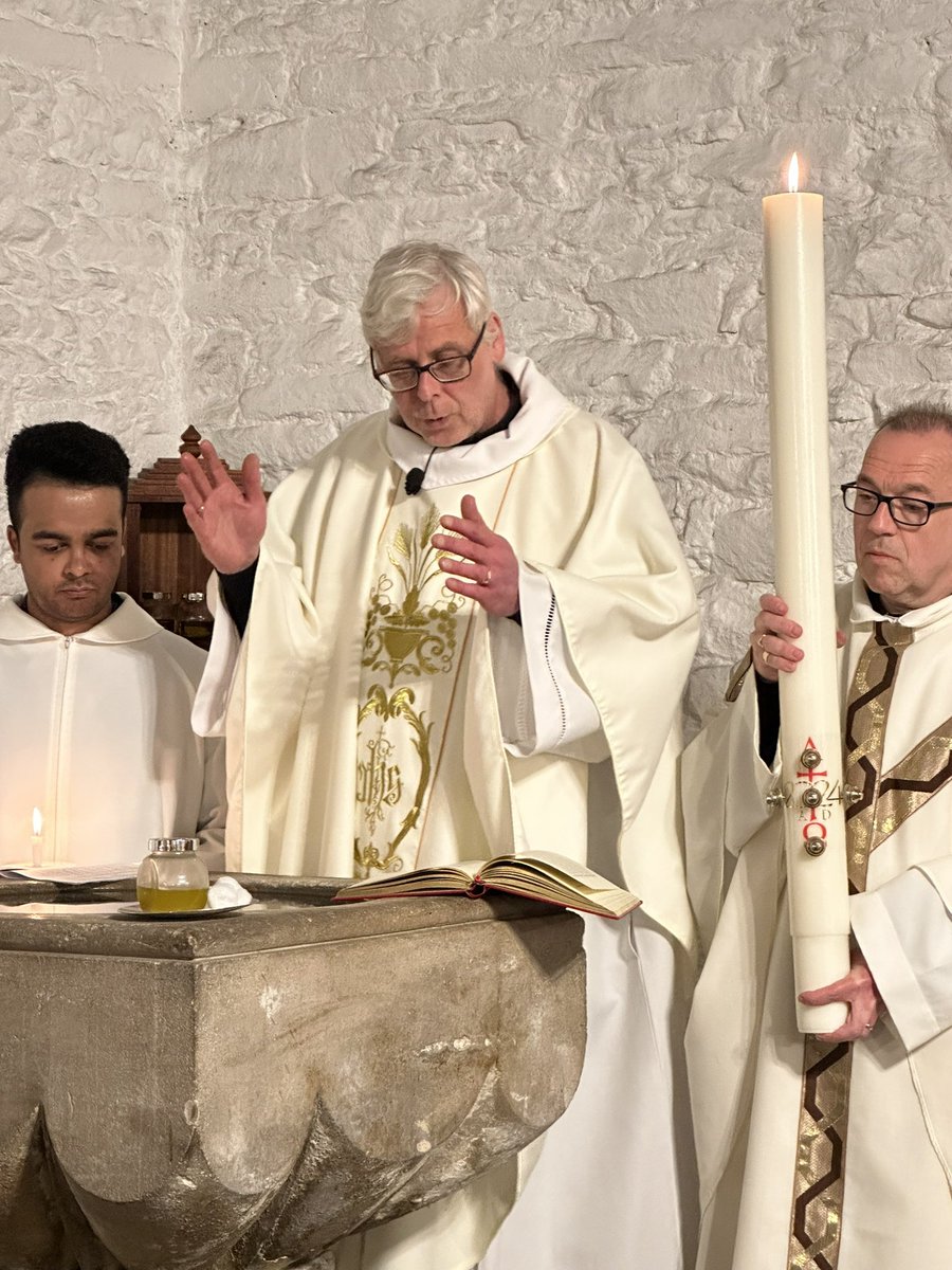 Alleluia! Christ is risen!