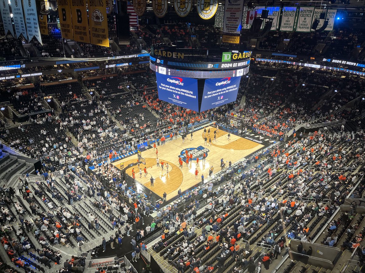 It’s 15 minutes before tipoff! East regional final ⁦@UConnHuskies⁩ vs ⁦@IlliniMBB⁩ for a trip to the Final Four! ⁦@MarchMadnessMBB⁩ ⁦@NBC10⁩