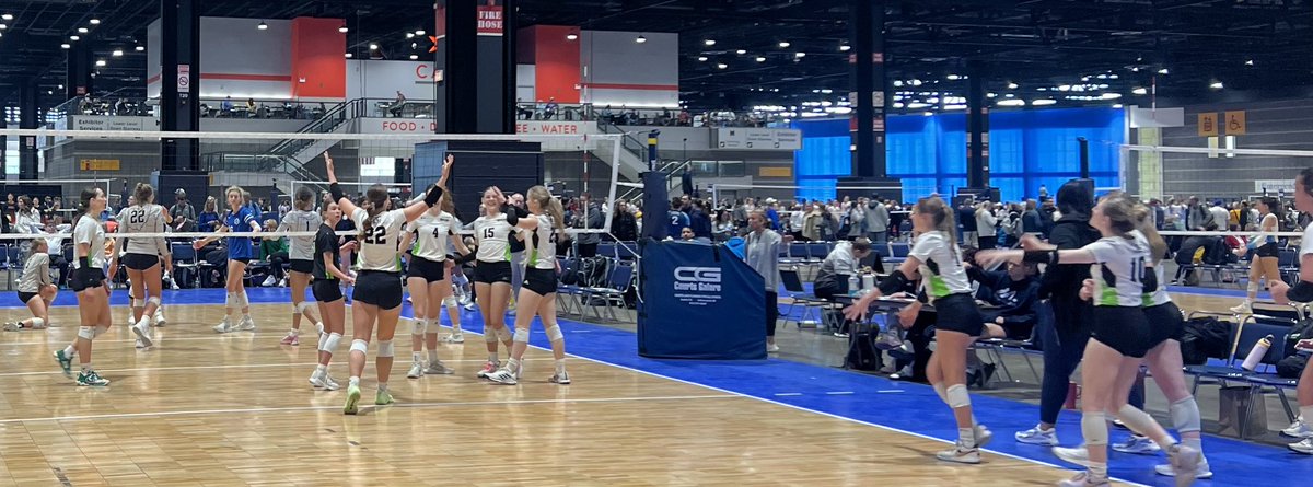 <a href="/We_are_NEONE/">We Are ONE</a> -17 Black Going for the Gold! 💚🏐💚<a href="/Chicago/">City of Chicago</a>