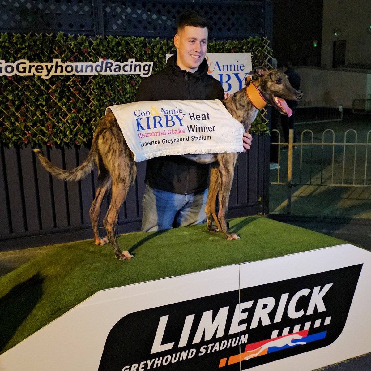 2024 Con and Annie Kirby Memorial 2nd Round, Heat 6 1️⃣ Ower Cracker @gbgaaclublimk 2️⃣ Feshtys Mo @NaomhCiarain 3️⃣ Ballymac Patriot @mungretgaa Ladies ⏱️ 28.26 #Kirby2024 #GoGreyhoundRacing #ThisRunsDeep