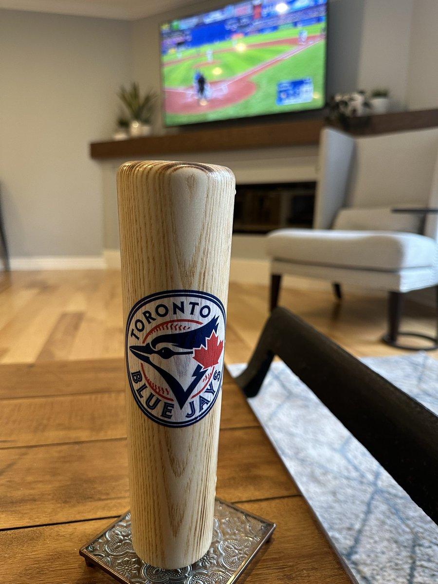 Making its debut this afternoon, my @DugoutMugs Jays beer mug from founder Randall Thompson, a former Blue Jays minor-league pitcher. Filled with wonderful St. Jacobs Country Lager @StockyardsBeer Bat purchased at Yellow Brick General in Strathroy, Ont. 🍺 🍺 🍺