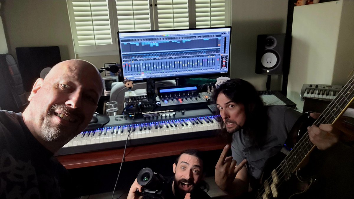Just another day at the office with @AOTB_band 😁🤘
@jasontheallen
@JD_McGibney

#angelsonthebattlefield #heavymetal #epicmetal #instrumentalmetal #studiolife #musicproduction
