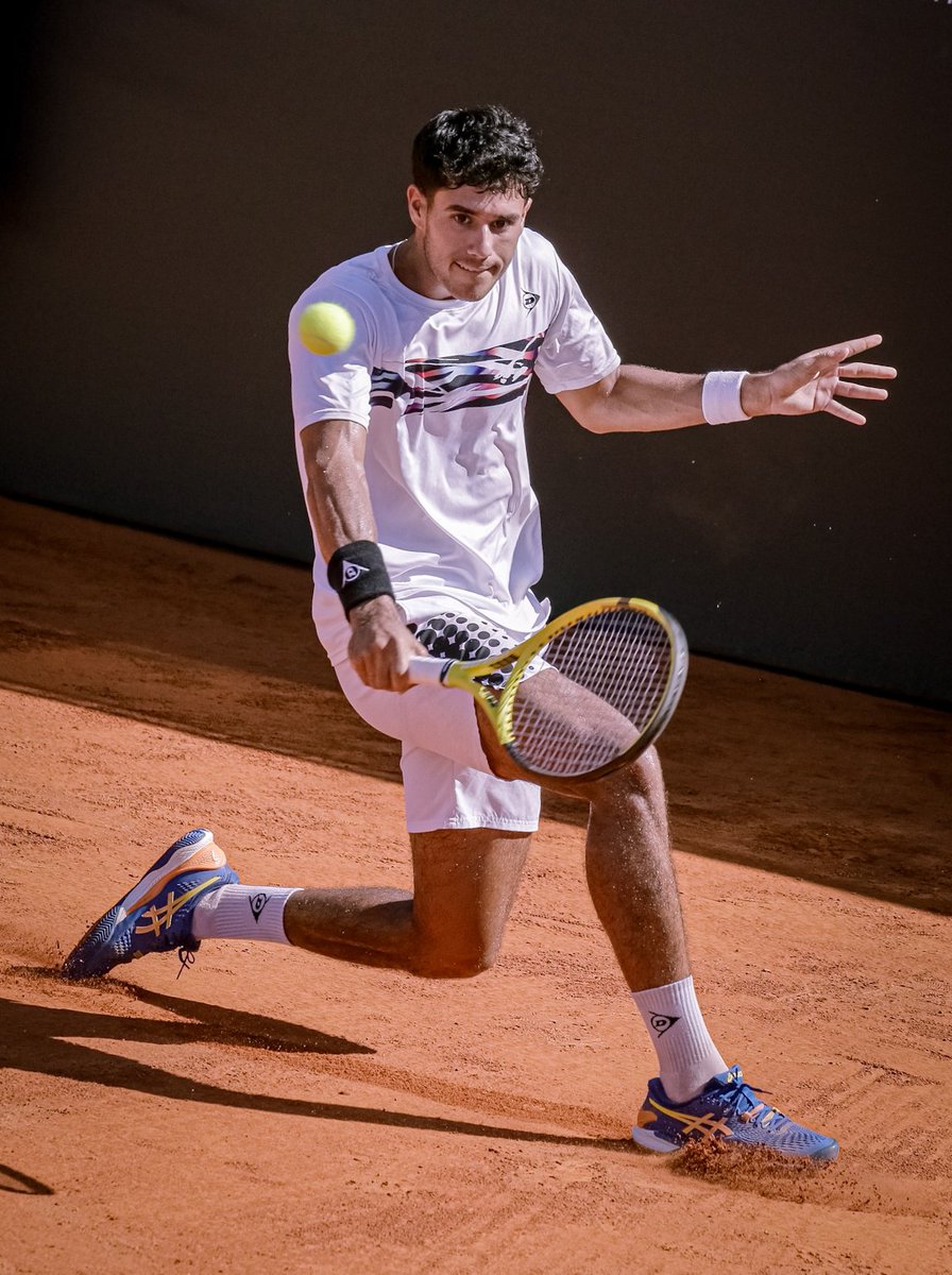 DriveCruzado's tweet photo. Por segunda vez estará Dani Vallejo en una final de un torneo Challenger, pero esta es la más importante al ser de categoría 75.

También tendrá su mejor ranking el lunes al ascender hasta el 355° del escalafón profesional masculino.

📸: @om_visuals | Paraguay Open. https://t.co/KloTL5EUt7