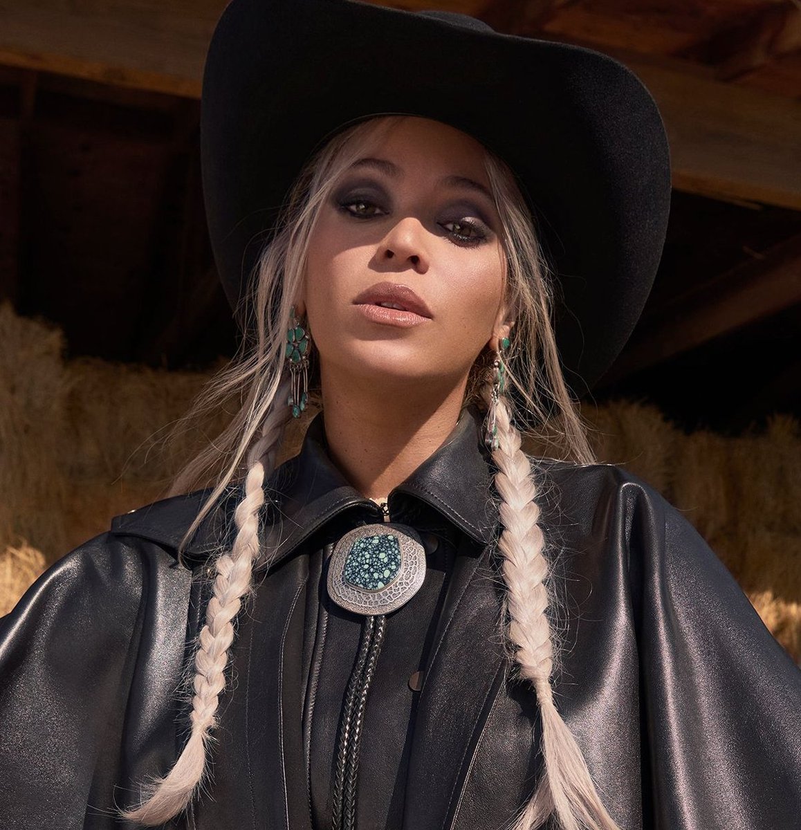 Beyoncé colabora con cuatro artistas del country afroamericano: Brittney Spencer, Tanner Adell, Tiera Kennedy y Reyna Roberts. 

Cantantes que han luchado por tener un lugar en el género que "ha sido poco acogedor con las artistas mujeres y no blancas”.