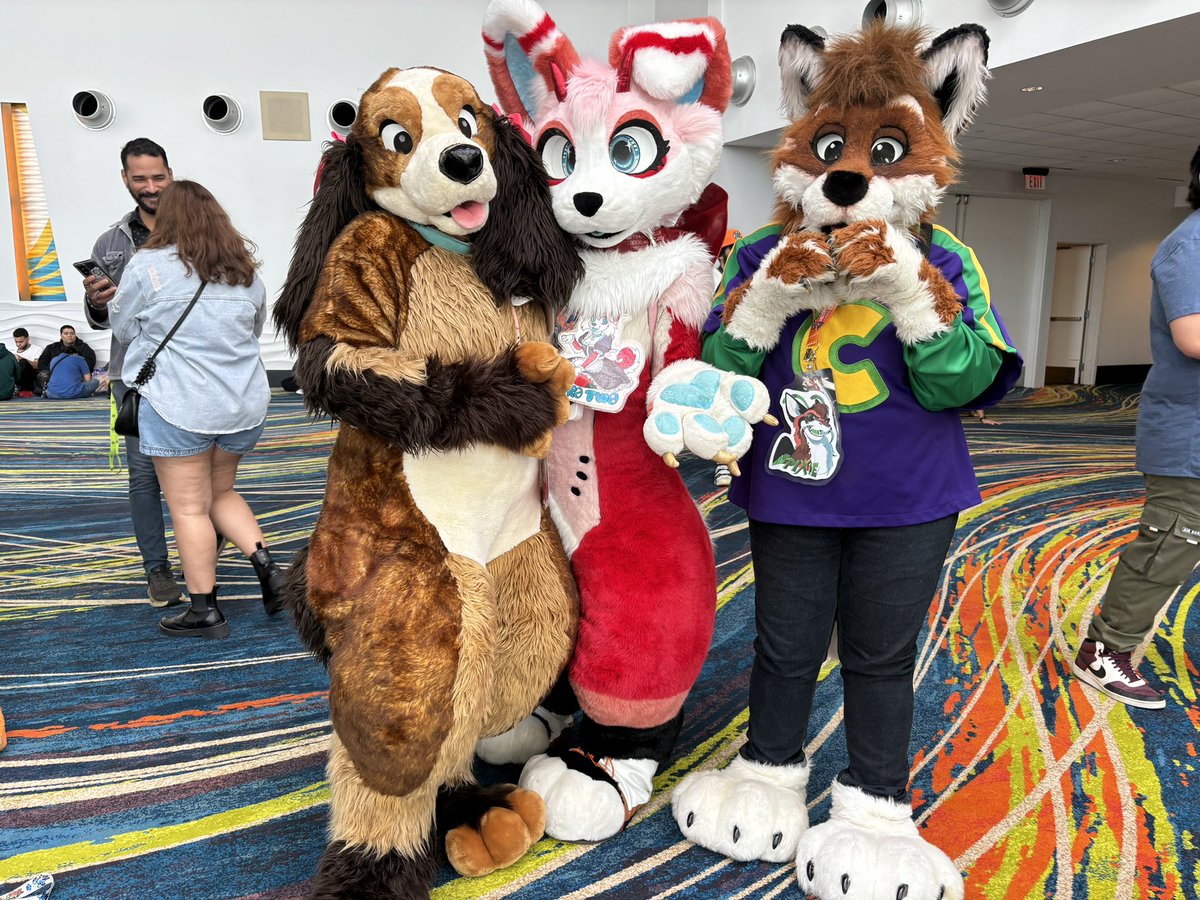 royalbleps's tweet photo. Here's the only pics I took at #PRCC2024 🥲 Cute tho!
@oh_pidge @PixieMiata @dat_alexuwu https://t.co/dWB663vHR5