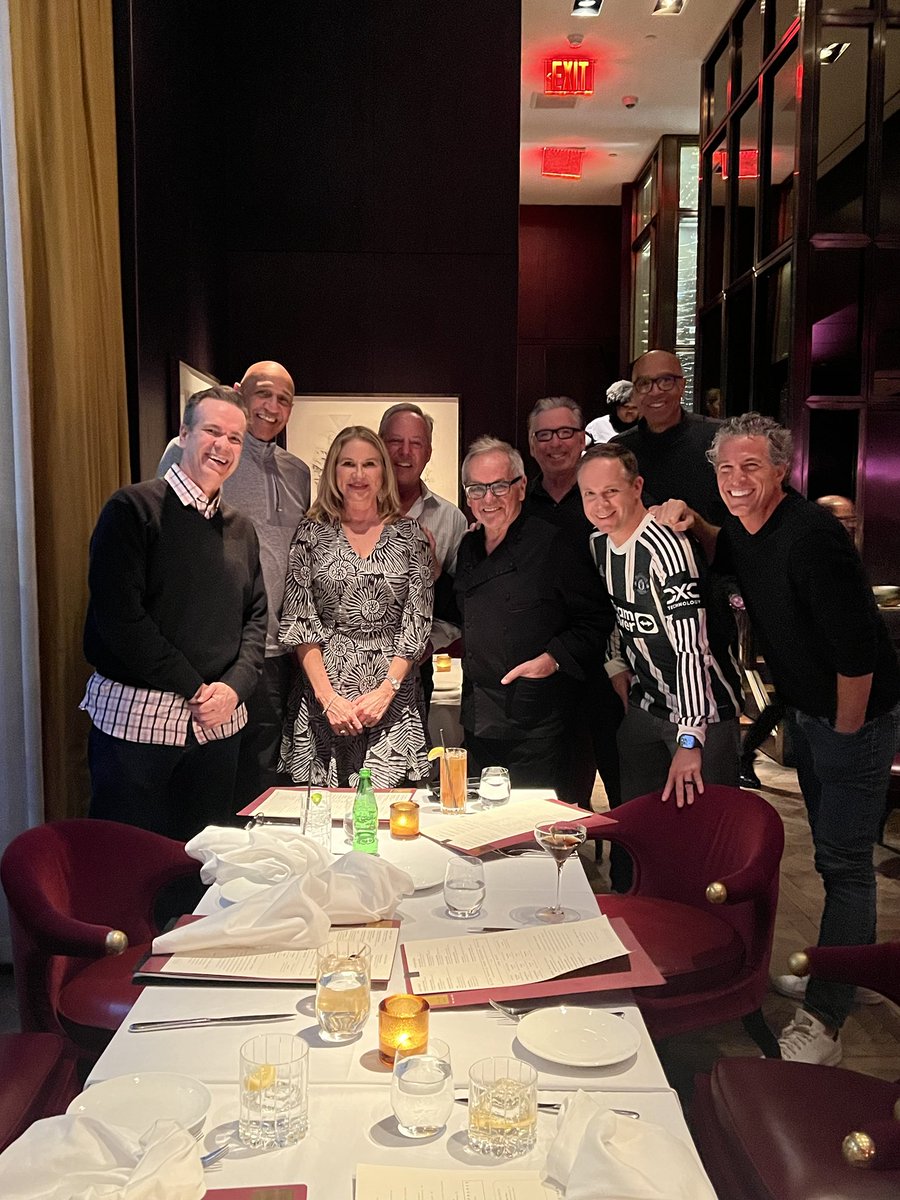 Yes…for u food connisaws out there yor eyes aint deceeving u…That IS Wolfgang Puck 3rd from the left front row hangin out with us at dinna in NY……How cool is THAT,huh?