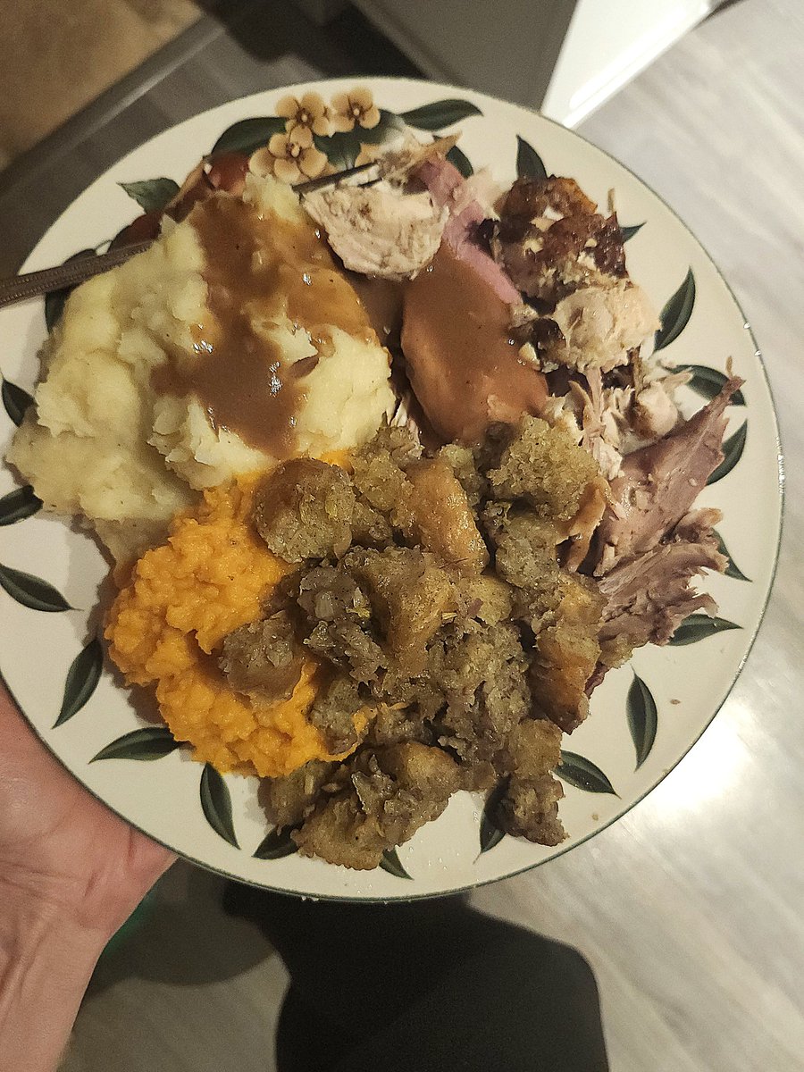Made a perfect turkey dinner for Easter. Meat was tender, the turnip/carrot puree delicious, the mashed potatoes perfect, and the stuffing omg so on point. Used the drippings to make the gravy Happy Happy #homemade #dinner #easter #foodporn #turkeydinner #HappyEaster #easter2024