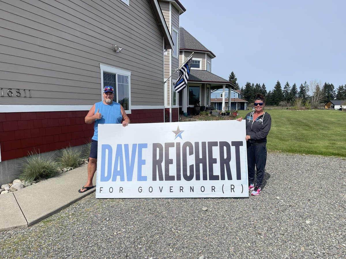 Busy weekend for Team Reichert! Sign waving in Spokane and Edmonds, and more signs up in Normandy Park and Rochester.

ReichertForGovernor.com

#ChangeWA #FixWA #DoTheRightThing