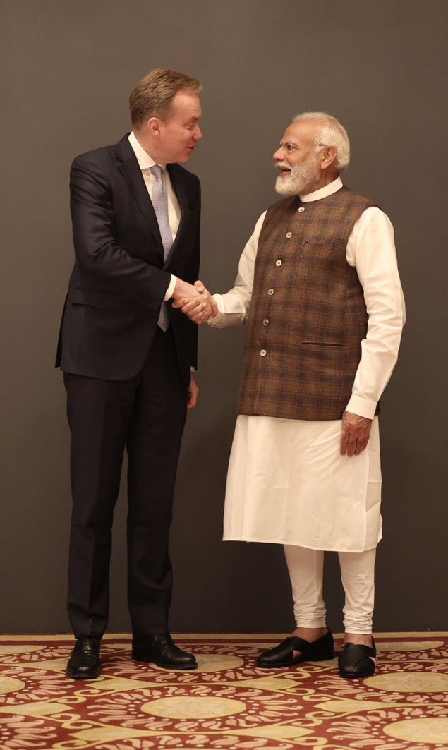 Always a pleasure meeting PM @narendramodi . We had a substantial discussion on geoeconomics at the #IndiaTodayConclave2024.  Over the next few years, India will be a $10T economy and world’s 3 largest and is contributing to 15 percent of global growth. @aroonpurie. @borgebrende