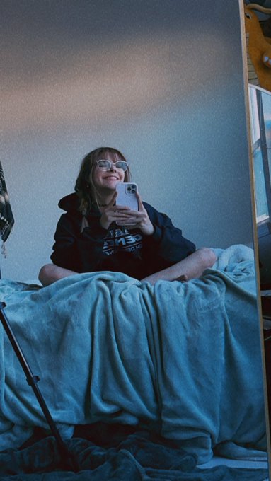 I&rsquo;m home finally. I didn&rsquo;t realize how exhausted I was. My whole body hurts. https://t.co/H104B3jFM3