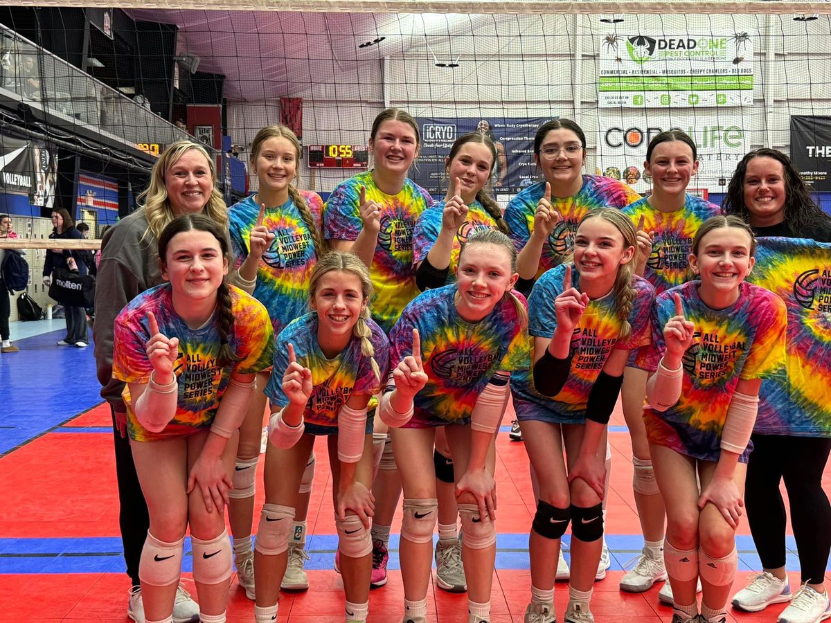 SheaCrawford28's tweet image. Finished off the travel 🏐 season with another championship at the AVMPS in Ft Wayne.  Several tears were shed afterwards.  I really loved playing with these girls and coaches!!! Such a great group!  Next up, we will be playing against each other this coming Fall as we enter HS.