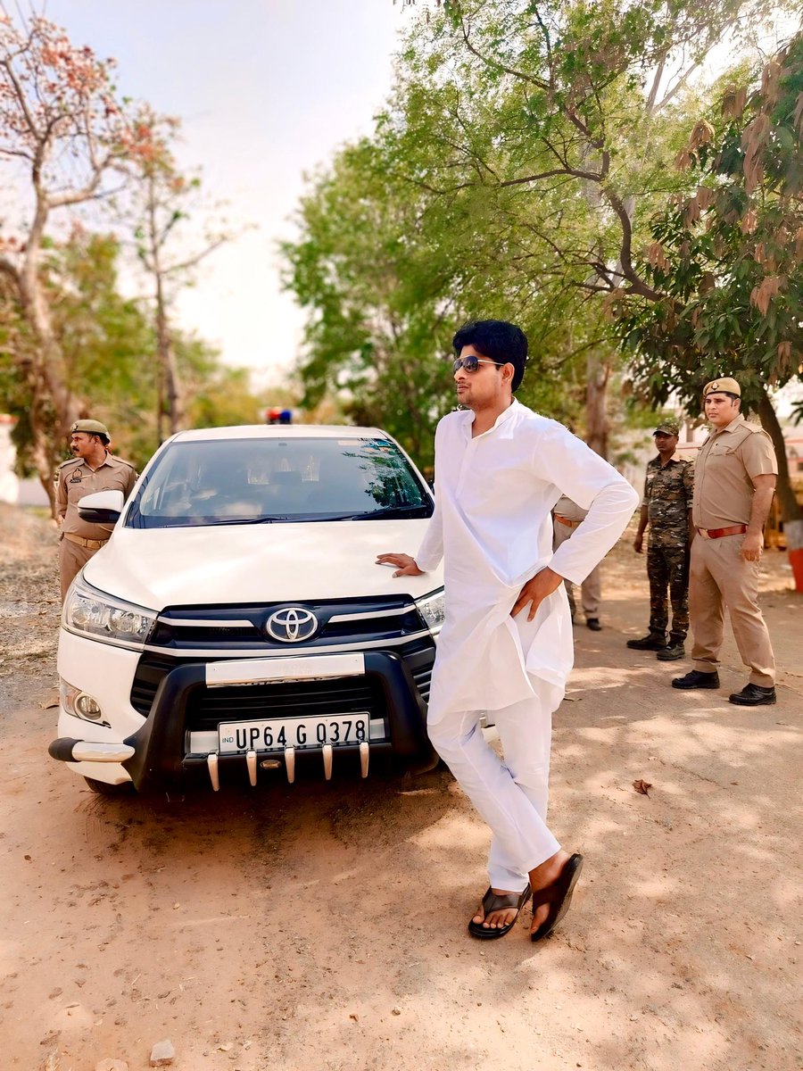 Dr. Yashveer Singh IPS (@dryashveerips) on Twitter photo लोग भले ही पहचानते नाम से हों, 
लेकिन याद तो स्वभाव से ही करते हैं !!
IPS Yashveer Singh लोग भले ही पहचानते नाम से हों, 
लेकिन याद तो स्वभाव से ही करते हैं !!
IPS Yashveer Singh