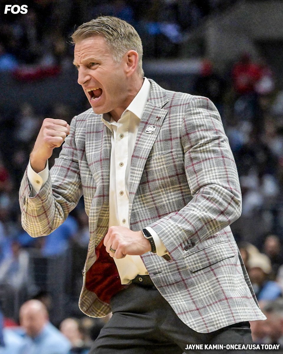 FOS's tweet photo. 11 years ago, Nate Oats was a high school coach.

9 years ago, he got his first D-I job at Buffalo.

Alabama decided to make him one of college basketball's highest-paid coaches—and Oats has led the Tide to their first Final Four in program history. https://t.co/FJNfWq8CJh