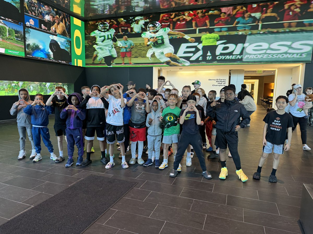 Gina Moore (@ginamooremts) on Twitter photo What an amazing experience for these kids. Thank you to <a href="/CoachKindell/">Coach Kindell</a> and <a href="/KarlHolmesJr/">Karl Holmes Jr.</a> for the tour for these <a href="/teamlillard7on7/">Team Lillard Football</a> and <a href="/smithperforman1/">SMITH PERFORMANCE ATHLETICS</a> kids! What an amazing experience for these kids. Thank you to <a href="/CoachKindell/">Coach Kindell</a> and <a href="/KarlHolmesJr/">Karl Holmes Jr.</a> for the tour for these <a href="/teamlillard7on7/">Team Lillard Football</a> and <a href="/smithperforman1/">SMITH PERFORMANCE ATHLETICS</a> kids!