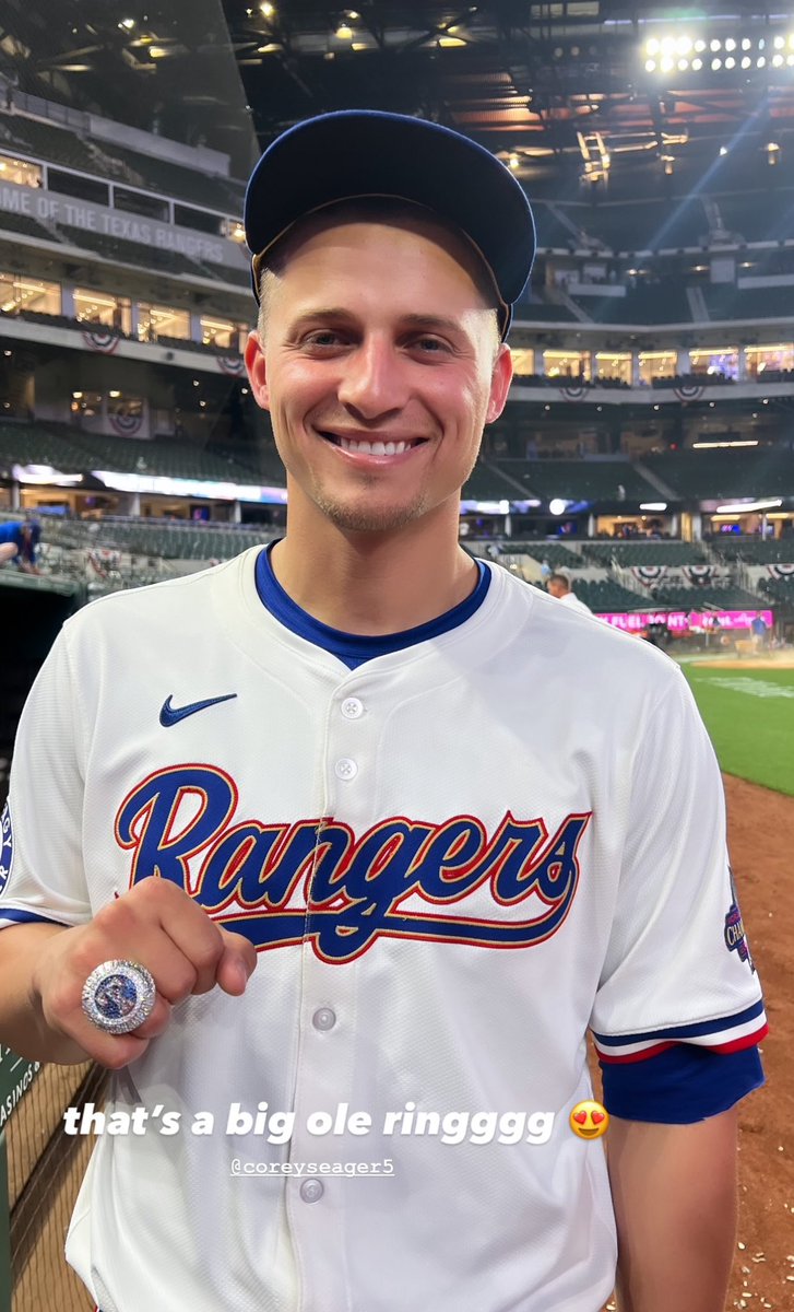 _abigaiiiil's tweet photo. Mr. MVP 💍

(IG: madyseager) | #StraightUpTx https://t.co/0IIzTkLjBA
