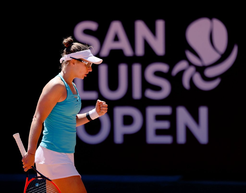 Triunfazo de @nadiapodoroska 🇦🇷 en el WTA 125 de San Luis Potosí 🇲🇽. Fue 6-7(5), 7-6(5) y 6-2 a Elisabetta Cocciaretto (51ª) 🇮🇹 para meterse en la final. Mañana define ante Francesca Jones🇬🇧, que venció a Julia Riera🇦🇷, para intentar afianzarse en el Top 70.