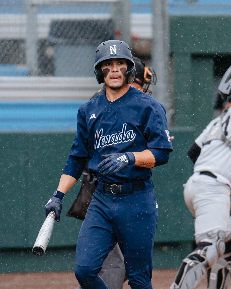NevadaBaseball's tweet photo. Rain baseball 📸 

#BattleBorn https://t.co/RGgXNQk3Ax
