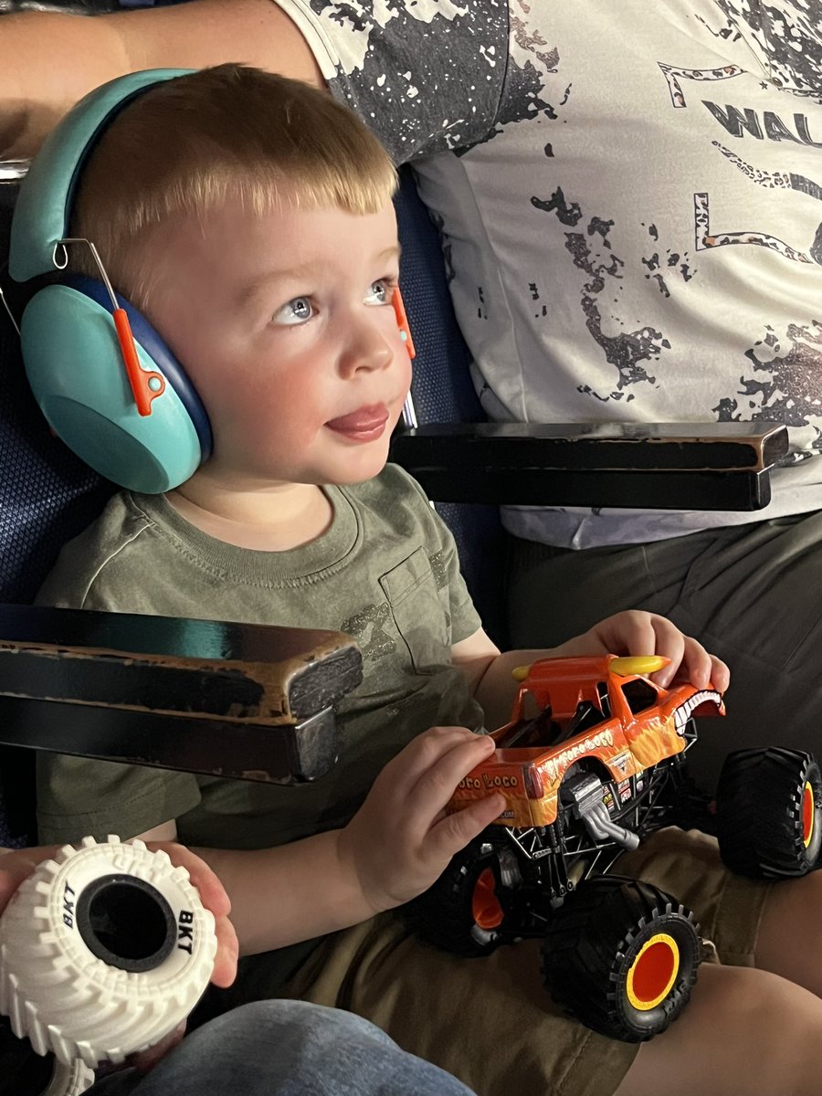 SGMulkins's tweet photo. They are ready #monsterjam https://t.co/bAqMZq9DvU