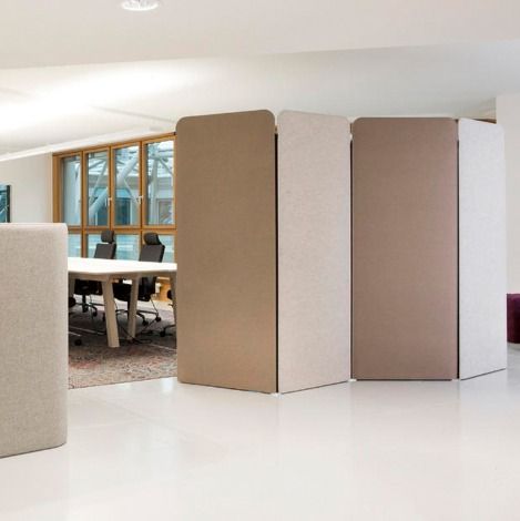 Folding Dividers of PET Acoustic felt Panel
Acoustic Free standing dividers Space-delineation features for organising the open-plan area where acoustic or added privacy is required.
buff.ly/3cy92Dl 
#Panel #AcousticMaterial #AcousticWall #Decoration #Building