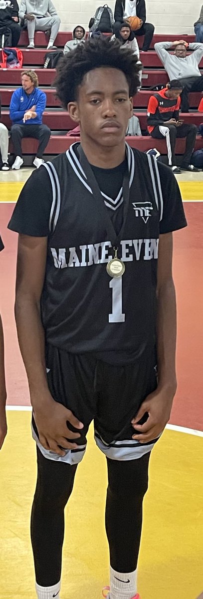 C/O28 6’2 G Cleveland Smickle #1 earns player of the game vs 15U @ShowtimeBoyzz at the Showtime Boys showcase. Keep watching!!! @SourceHoops @OntheRadarHoops @hoopseen @RL_Hoops @Phenom_Hoops @prephoopsfl @TheFLRecruiter @Hoop_MIA @JakePerper @PBCBBallForum @rmfmagazine