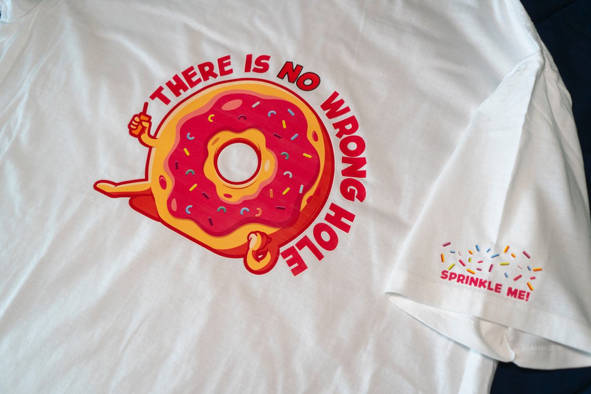 EclecticAlleyLV's tweet photo. Welcome to the weekend. We'll sweeten it up for you. Available today in our Etsy shop coming soon to the TTS. More on the way. #EclecticAlley #GraphicTees 😁 https://t.co/pPOw9D6Hpy