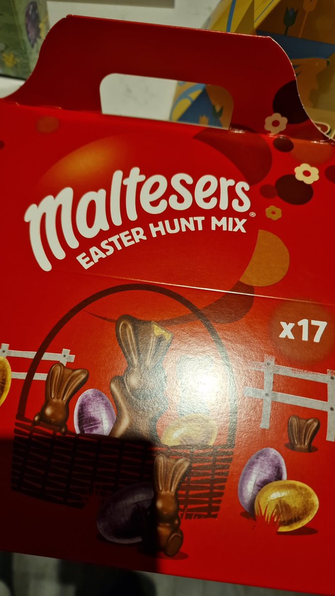 Am I the only one wondering why <a href="/MaltesersUK/">Maltesers UK</a> would put 17 items in an Easter hunt mix? It doesn't divide equally if you have more than one child? #oneleftformummy
