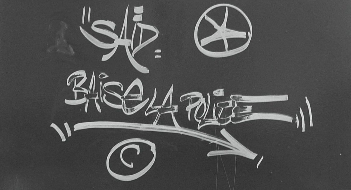 TheCinesthetic's tweet photo. la haine (1995), dir. mathieu kassovitz https://t.co/xNxXbB34MD