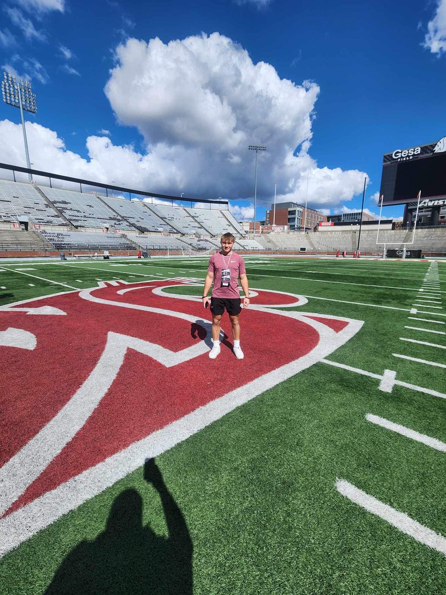 Had an amazing time at Washington State today. It was great to see the energy within the building and on the practice field! #gocougs @Owen_Baebler @WhitworthN @CoachDickert @CoachK2x4 @CoachDiazR @Coach_Kuz @OCCoachEdwards @CoachAtuaia @arbuckle_ben @eforcefootball…