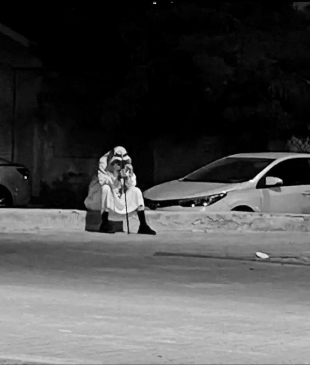 _mo6n_'s tweet image. قبل الموادع نحسب انا قويين 
وعند الوداع إثر اضعف الناس حنّا