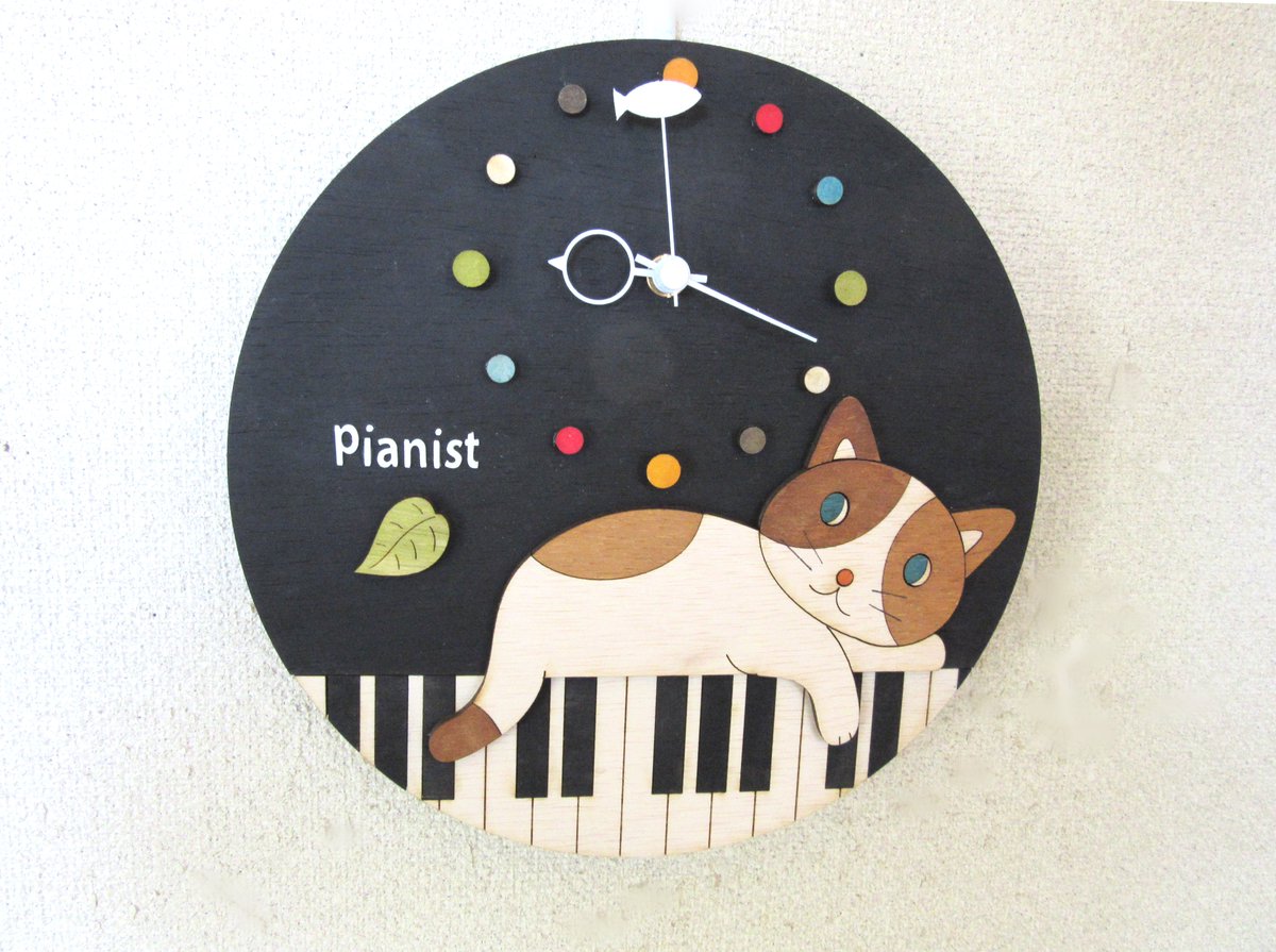 「PIANIST#こんなん作ってます #手作り#猫時計 #木工 #猫雑貨 #NEK」|NEKO3のイラスト