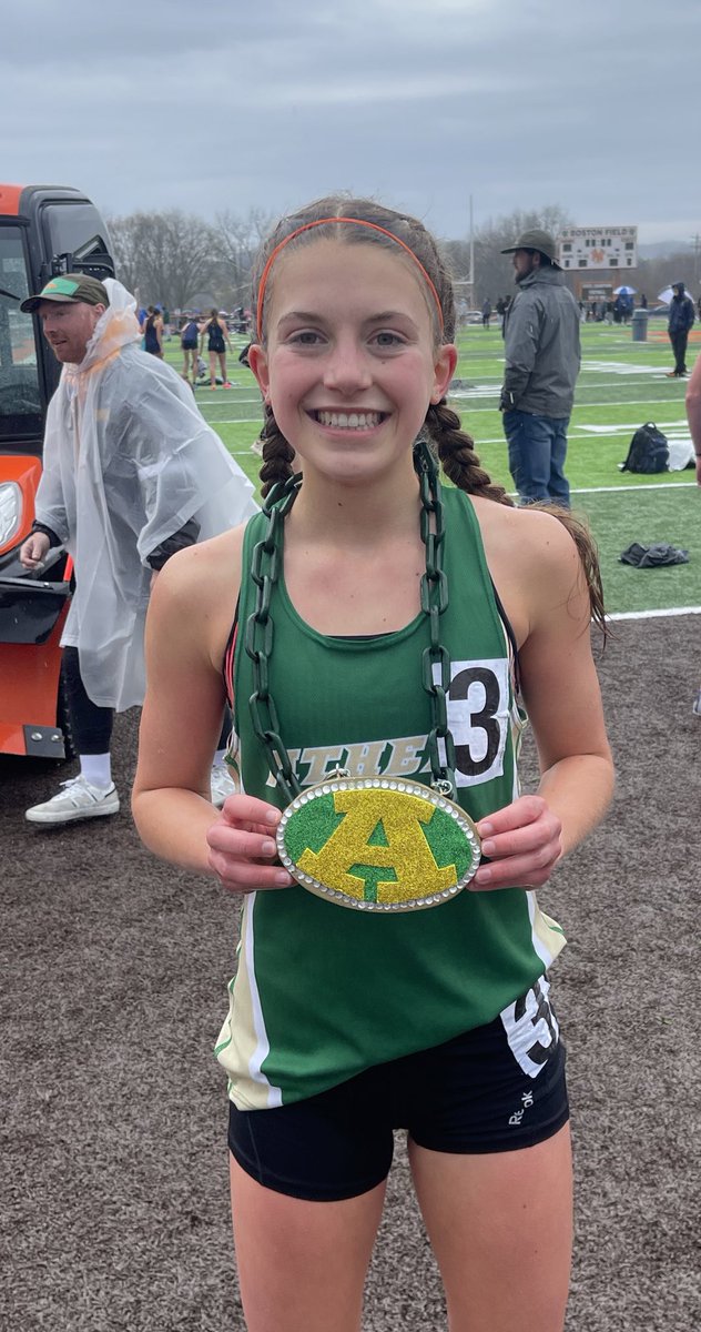 🚨RECORD BREAKER🚨
With her 1st place finish in the Girls 1600m at the Rocky Brands Invite, Sophia Szolosi breaks the School Record (Madison Yerke, 2015) and the Meet Record with a time of 5:02.36! Zoom’n! Congratulations! ⚡️⚡️⚡️🏃‍♀️🐶💪💚💛