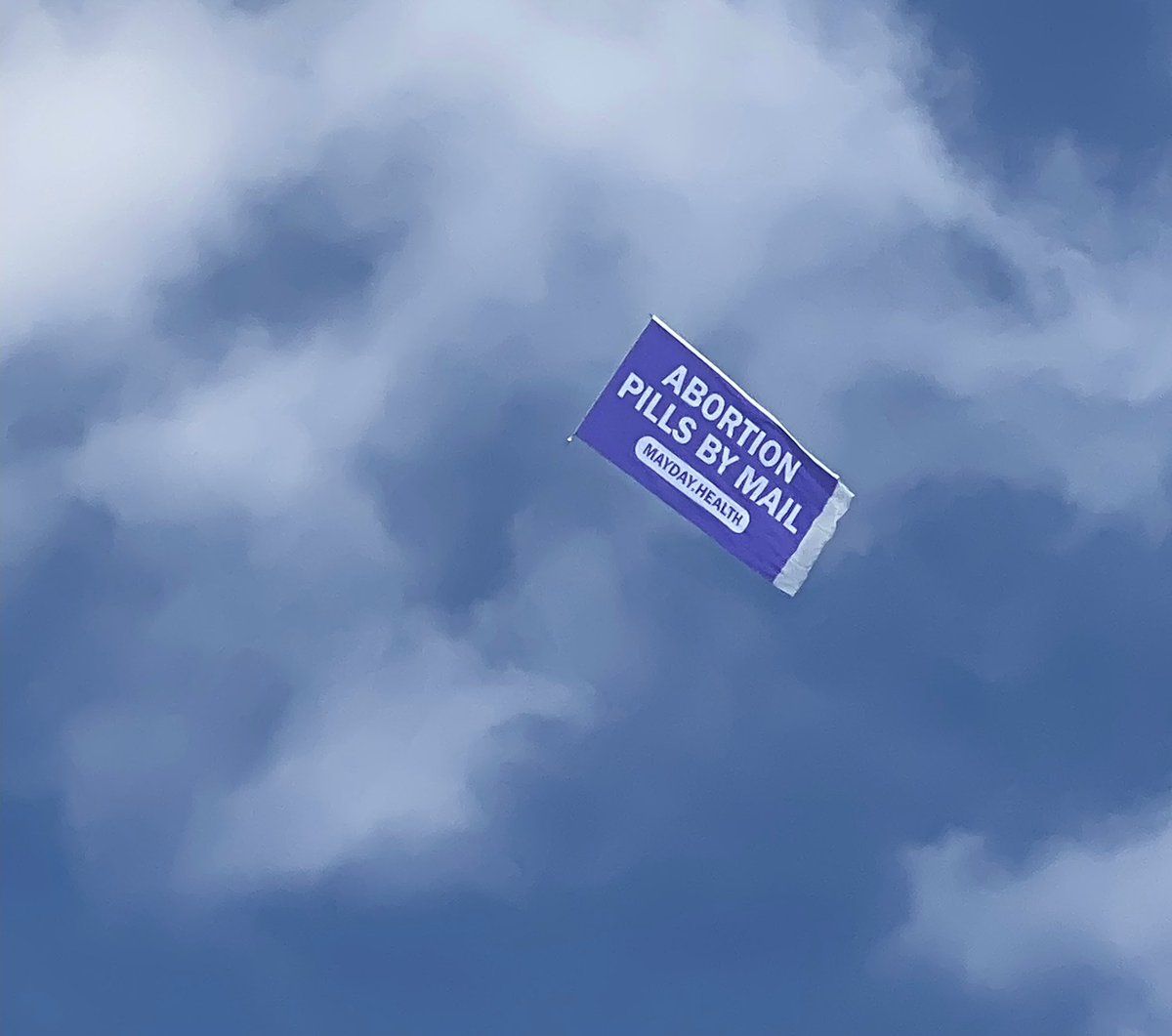 Flying over <a href="/SixFlagsOverTX/">Six Flags Over Texas</a> this afternoon⬇️ I, my daughters, &amp; all TX women should have the right to make medical decisions for ourselves- and without the fear of being put to death for it! We won’t stop fighting until we all have that right again. <a href="/HealthMayday/">mayday.health</a> <a href="/MrsAMartini/">Adrienne Quinn Martin</a>