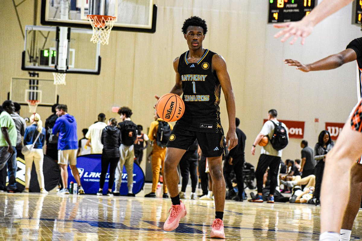 RYZEHoops's tweet photo. AE5 2027 PG Tre Keith is beyond his years as a point guard. He’s always poised and makes difficult plays look easy. He’s a smooth scorer, makes reads with the ball in his hands, does everything you want from a lead guard. One of Georgia’s top dogs in 2027. https://t.co/utOuLemI3R