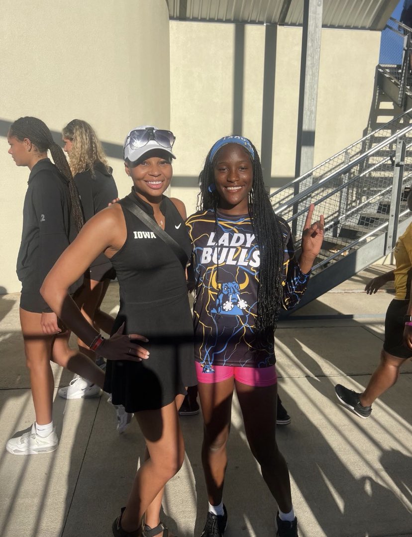It was a pleasure meeting with the Iowa coach today!! I had a great meet today at Florida Relays in the  4x800m splitting 2:13 and 54 in the 4x400m <a href="/chyna_davis3/">Chyna 👑</a>