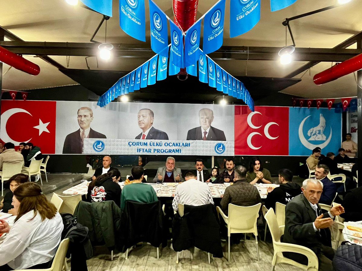 Çorum Ülkü Ocakları İftar Programında Alparslan Türkeş yerine Erdoğan'a yer verildi.