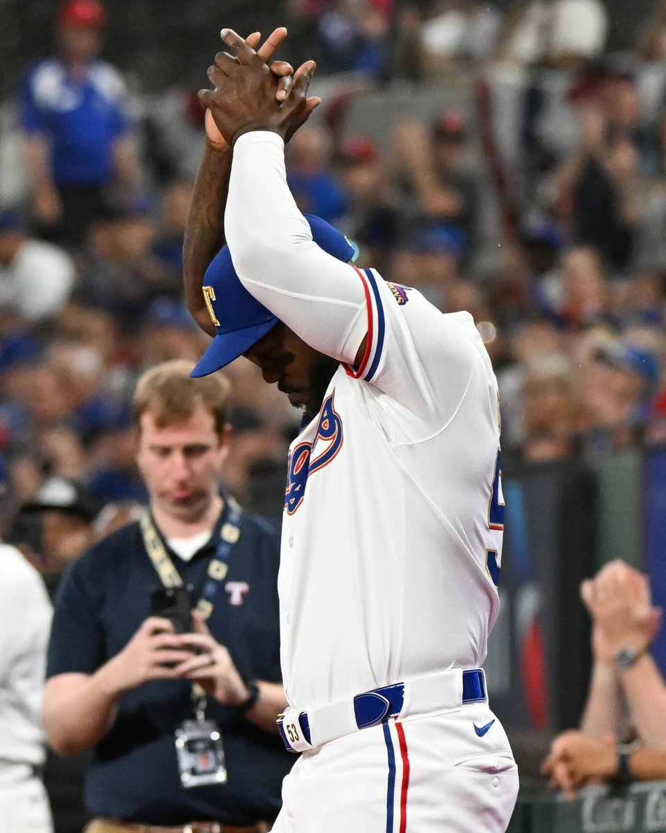 Adolis García, campeón de la Serie Mundial 2023.💍