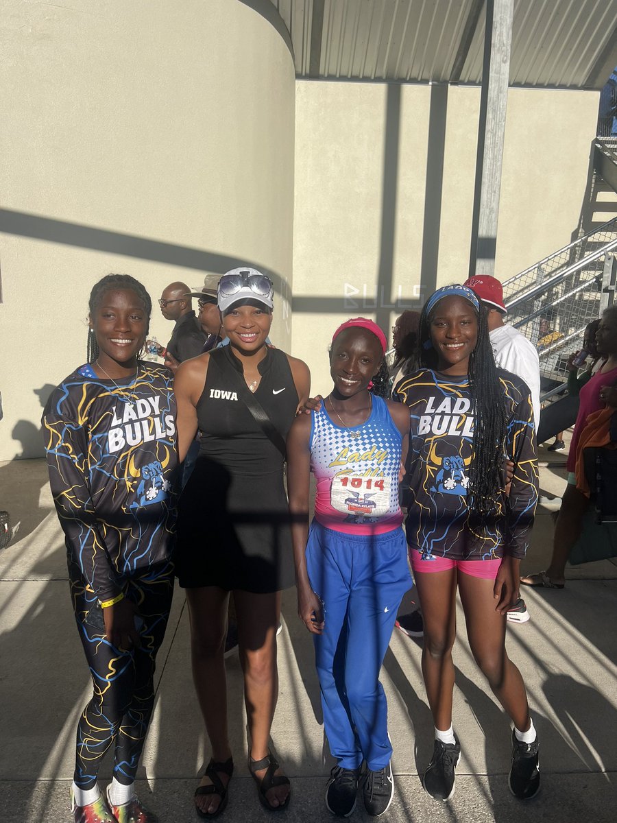 Met <a href="/chyna_davis3/">Chyna 👑</a> from the university of iowa today at Florida relays!! me and my teammates <a href="/Kahaliaa__/">Kahalia Hoo</a> <a href="/Kashiahoo/">Kashia Hoo</a> are grateful to be recruited by her💛🖤
