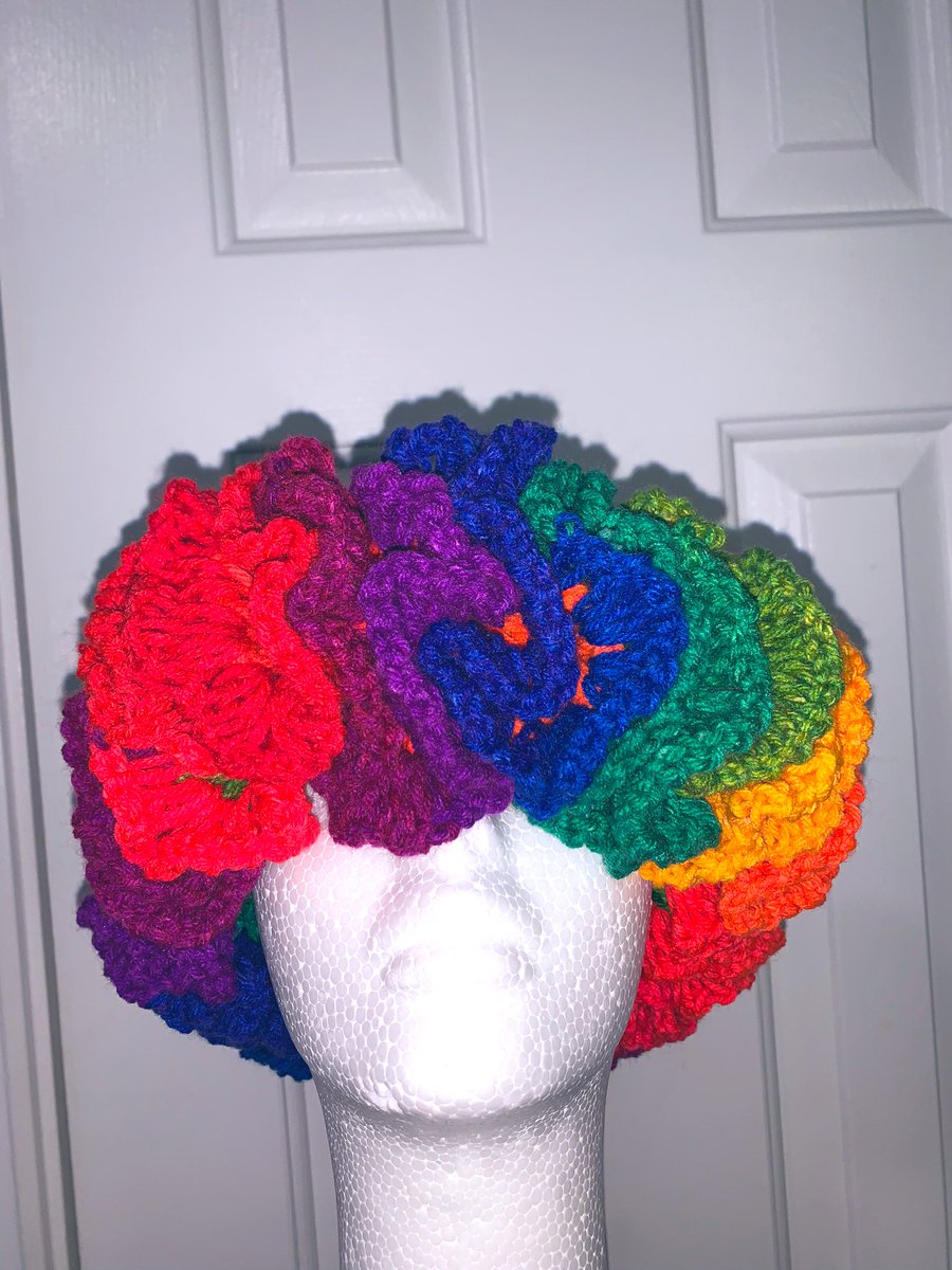 Things I did: ….. THAT 👇🏾 #crochetrufflehat 😍💖💕