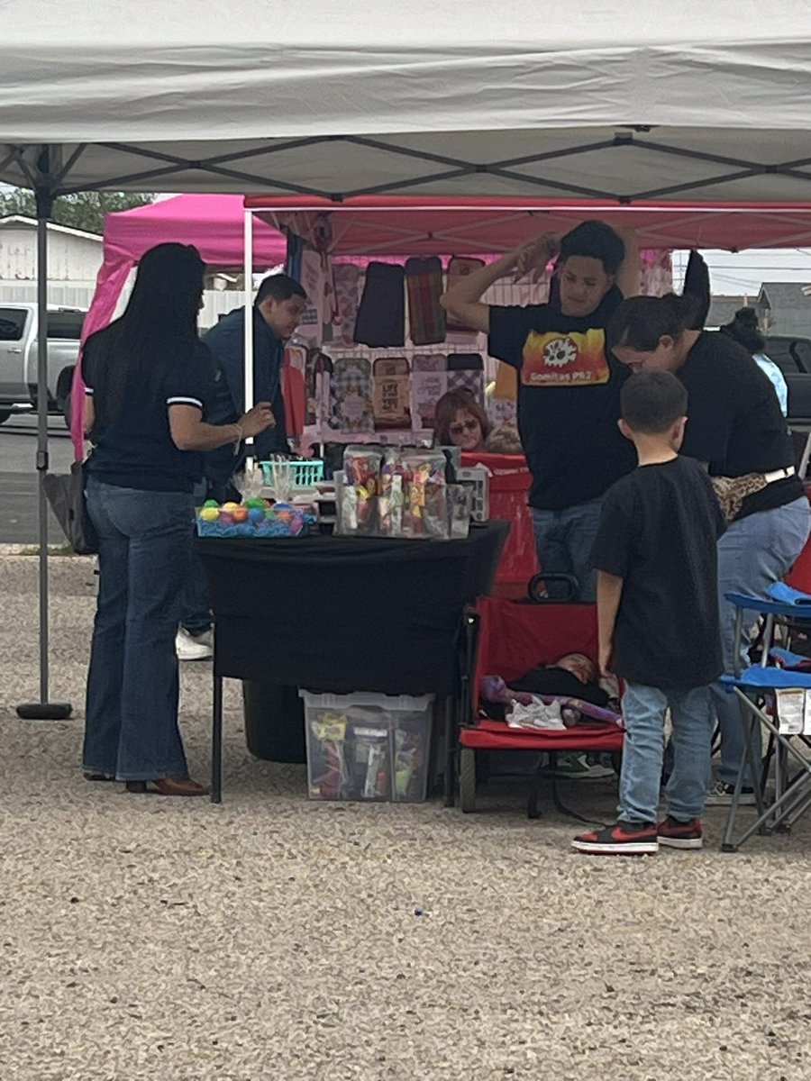 HotwheelsNTX's tweet photo. Had an amazing time at the event in Odessa! Connecting our community a happy customer at a time! @ATT @NTXEVENTSTEAM @NTXKristaGuzman @CC034E @Erick10morales1 @NTX_Lola_806 https://t.co/9xsoRPehuw