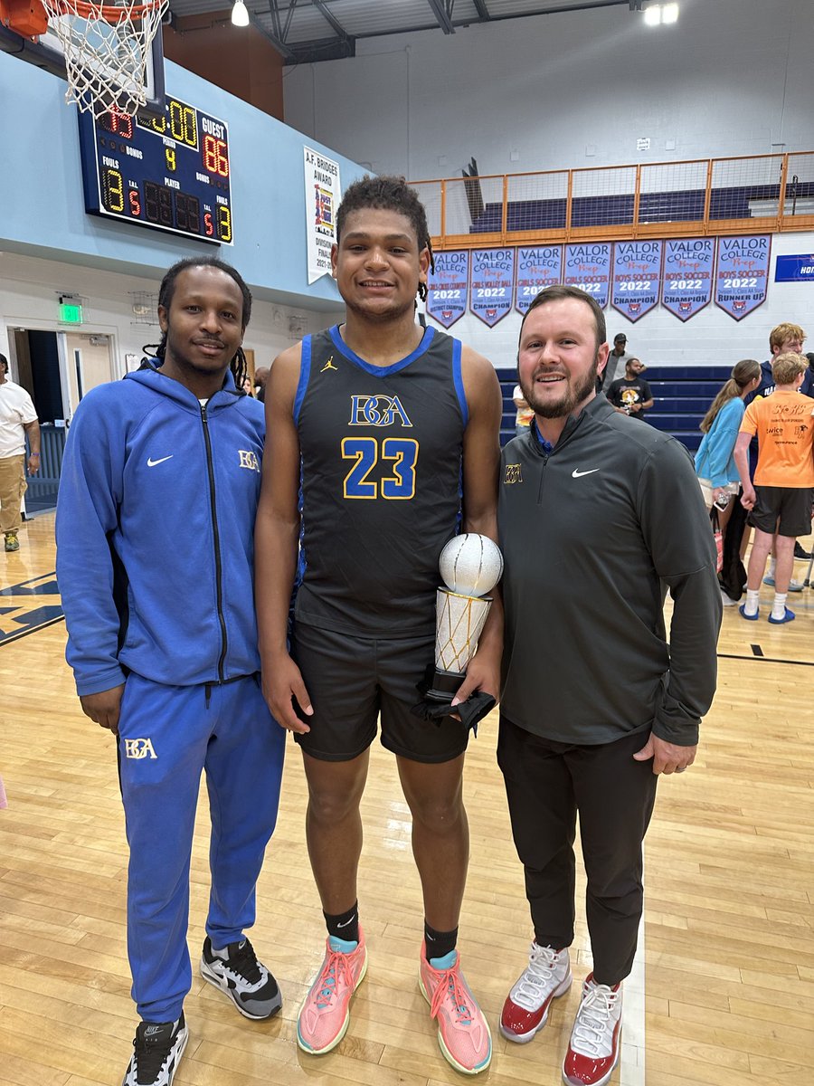 Congrats to our guy ⁦@Kavien_Jones⁩ on earning MVP Honors in the Nashville Public vs. Private All-Star Game! Coach Meyer, Coach Glisper and Kavien were all a part of the Private All-Star Team that defeated the Public team! #SOUL