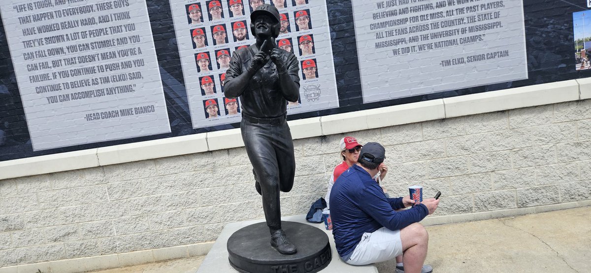 CorderaEason's tweet photo. Saturday at the Sway @OleMissBSB ⚾️❤️🫶🏾🏟 #Blessings #GuysDayOut #MakingMemories #DaddyLuv https://t.co/wLkDcteMRb