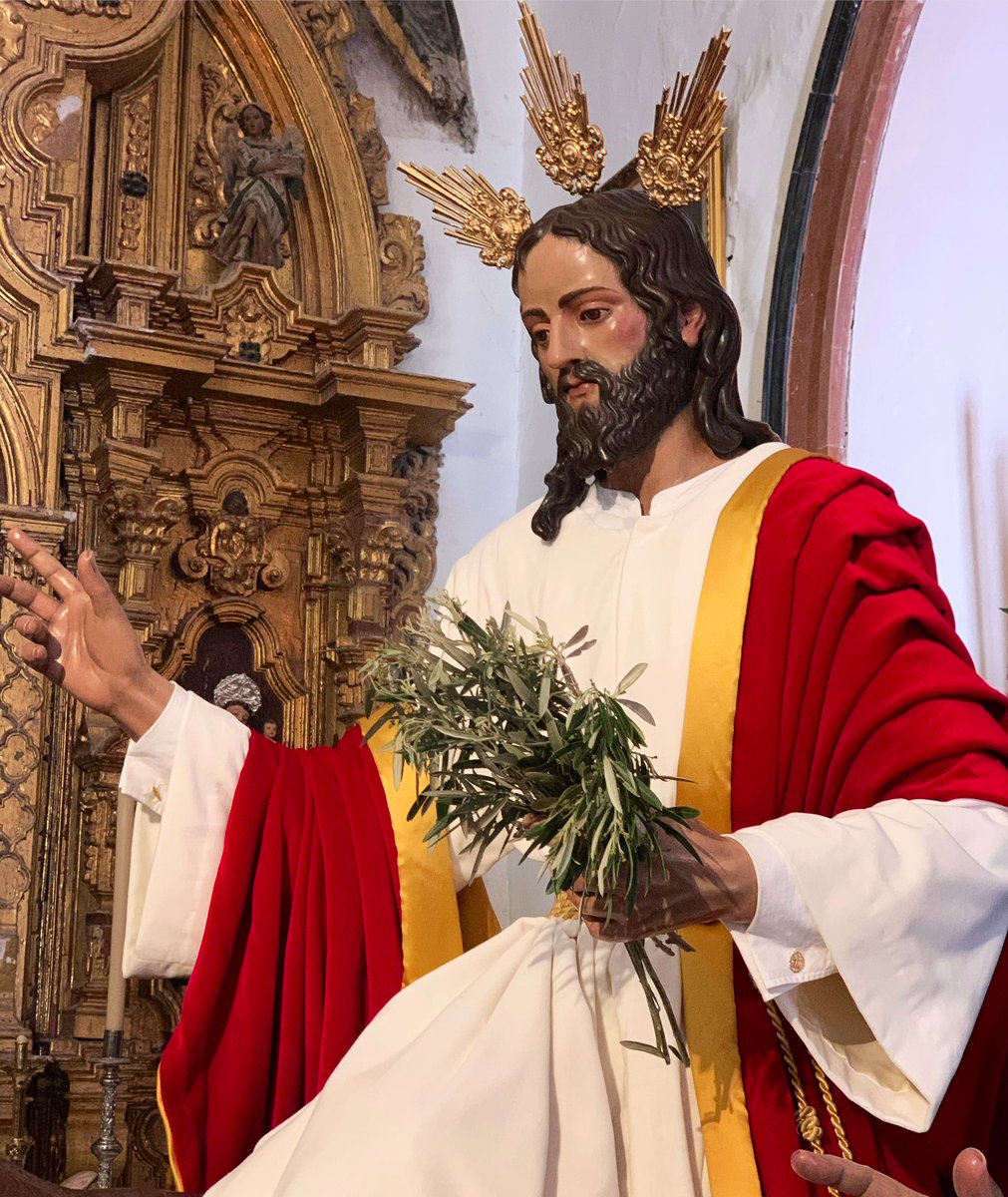 “¿Por qué buscáis entre los muertos al que está vivo? No está aquí, el Señor ha resucitado.”

 ¡Feliz Pascua de Resurrección!