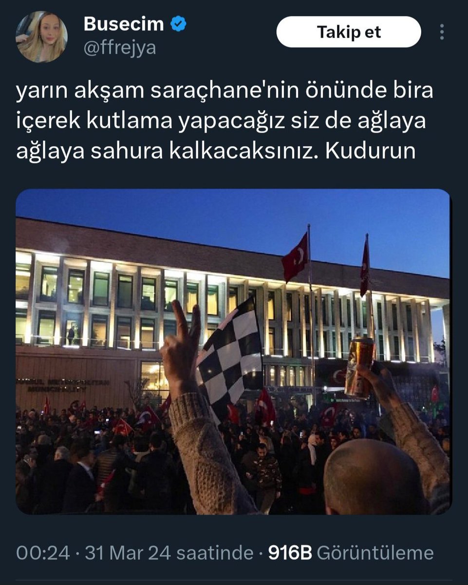 İstanbul ki,
Mübarek zâtları taşıyan şehir....

İstanbul ki,
Hadislere mazhar olan şehir...

Şu mübarek ayda
Rabbim şükür secdeleri etmeyi nasib etsin🤲

Şu zihniyete fırsat vermesin🤲

İNANCIYLA,
RUHUYLA,
YAŞANABİLİR İSTANBUL İÇİN 

#OyumMuratKuruma
#OylarAKPartiye