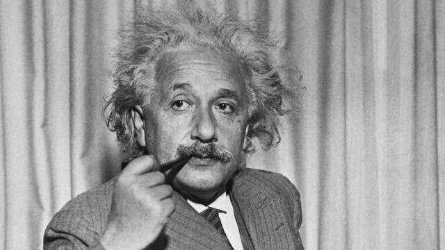 "El mundo no está en peligro por las malas personas sino por aquellas que permiten la maldad".
Albert Einstein
#Fuedicho