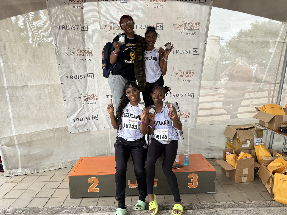 sademarcelle_'s tweet photo. successful weekend
new pr 11.51 🙏🏽
also a new 4x400 pr 3:46 …
2nd in the 4x100
#co24 #unsigned #trackandfield #isprint https://t.co/hpZTtxqqol